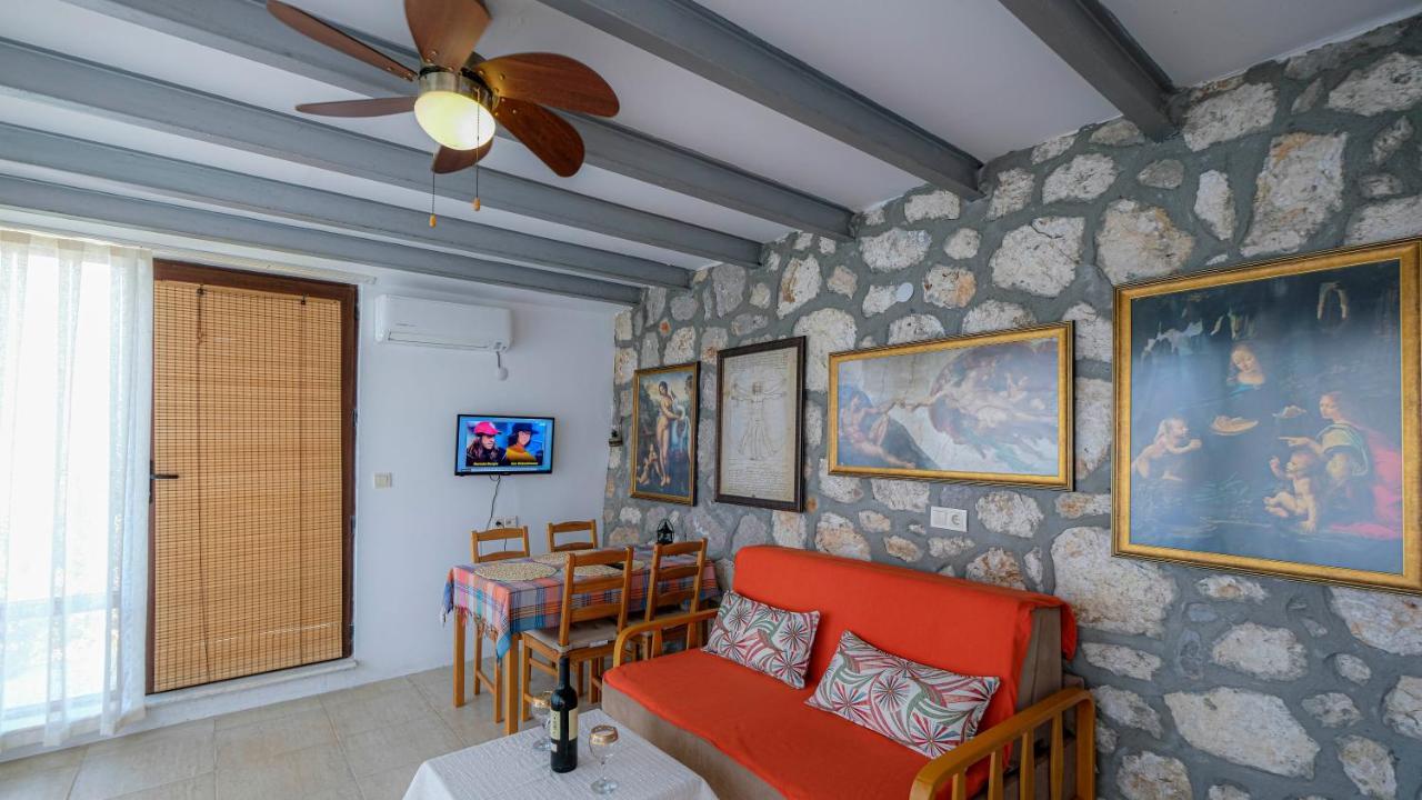 Teras Butik Apart Aparthotel Karaburun  Exterior photo